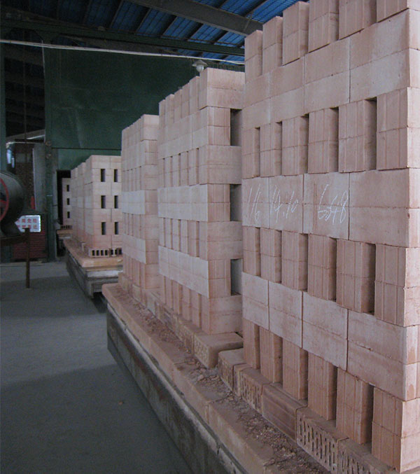 Advantages of sintered clay hollow bricks in modern building applications in brick yard