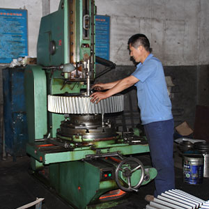 Advantag of china vacuum brick making machine clay red brick making machinery