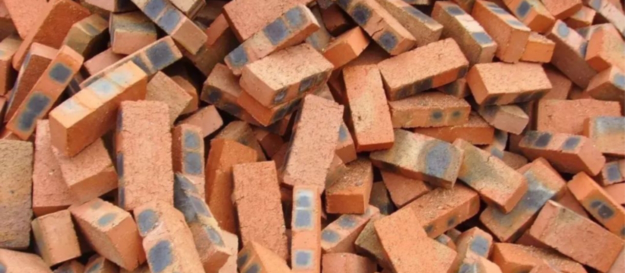 Eine vergleichende Analyse der Drucktragfähigkeit von Ziegelwänden aus recyceltem Beton und Verbundwänden mit Steinkohle-Asche-Blöcken