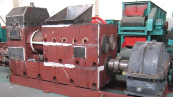 Extrudieren von halbhartem Kunststoff, mehr weiches Kunststoffextrudieren